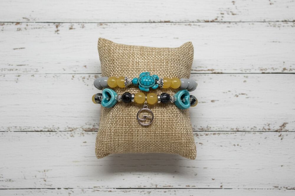 Handmade Beach Vibes Bracelet Set Sea-Inspired Turtle Charm Teal Grey Yellow